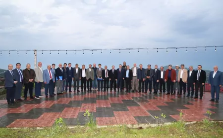 Başkan Genç, Aygören Vadisi’nde Muhtarlarla Bir Araya Geldi