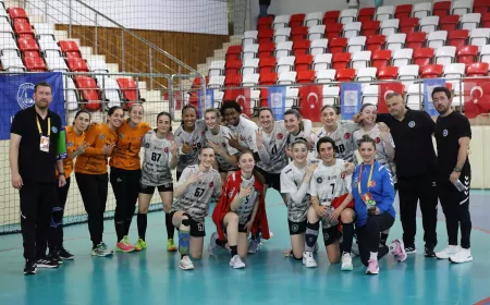 Bursa Büyükşehir Belediyespor Kadınlar Hentbol Süper Ligi’nde Şampiyon
