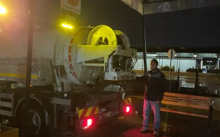Hatay Büyükşehir Belediyesi Kuvvetli Yağışa Karşı Tüm Birimleriyle Sahada Çalışmalarını Sürdürüyor