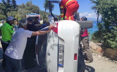Muğla Bodrum’da Suzuki Swift Yan Yattı, Araçta Mahsur Kalan Yaralı Kurtarıldı