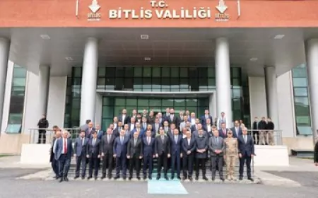 İçişleri Bakanı Ali Yerlikaya Bitlis’te Vali Ahmet Karakaya ile güvenlik ve kamu hizmetlerini değerlendirdi