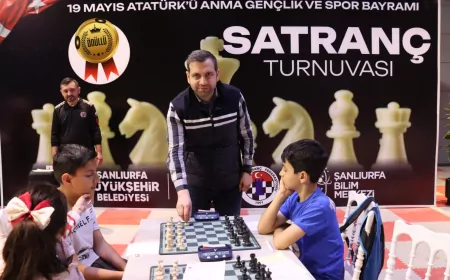 Şanlıurfa Büyükşehir Belediyesi Gençlik Haftası Satranç Turnuvası 180 sporcunun katılımıyla başladı