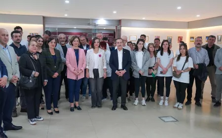 TEPEBAŞI BELEDİYESİ’NİN “GERİ DÖNÜŞÜM OLUŞUM” SERGİSİ SANATSEVERLERLE BULUŞTU