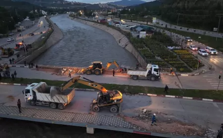 Tokat’ta Taşkın Riskine Karşı ÇEDAŞ Köprüsü Kontrollü Şekilde Yıkılıyor