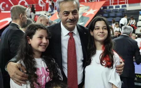Sakarya Büyükşehir Belediye Başkanı Yusuf Alemdar: “Gençlerimizin sporla, sanatla ve eğitimle iç içe büyümesi için çalışıyoruz”