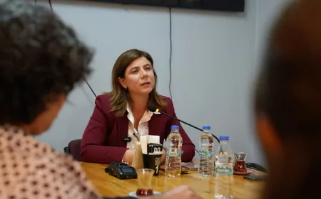 Diyarbakır Büyükşehir Belediyesi Eşbaşkanı Serra Bucak: “Kadınların ortak mücadele zeminlerini güçlendirmesi gerekiyor”