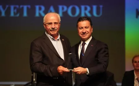 Muğla Büyükşehir Belediye Başkanı Ahmet Aras Kıyı Belediyeler Birliği Başkanlığına Yeniden Seçildi