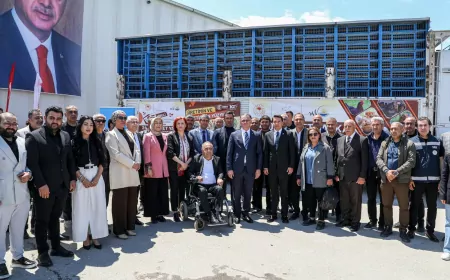 Van Valisi Ozan Balcı: “23 Bin Yumurta Tavuğunu 170 Aileye Veriyoruz”