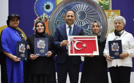 Sakarya Büyükşehir Belediyesi SAMEK kursiyerlerinin el emeği eserleri Karasu’da görücüye çıktı
