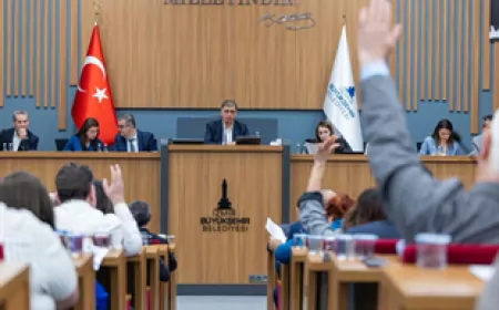 İzmir Büyükşehir Meclisi’nde Karşıyaka Stadı kararı oy birliğiyle kabul edildi