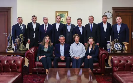 CHP’li Büyükşehir Belediye Başkanları: “Olağanüstü kurultay en geç 45 gün içinde toplanmalı”