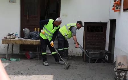 Hatay Büyükşehir Belediyesi Dörtyol’da Sağanak Sonrası Tahliye ve Temizlik Çalışmalarını Sürdürüyor