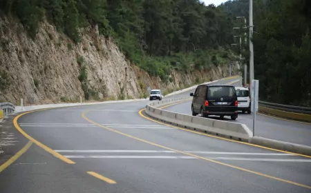 Muğla Büyükşehir Belediyesi Ölüdeniz ve Kayaköy’ü 520 Milyon TL’lik Yol Yatırımıyla Turizm Sezonuna Hazırladı