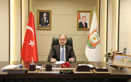 Şanlıurfa Büyükşehir Belediye Başkanı Mehmet Kasım Gülpınar: “Asıl bayram kardeşliğimizi büyütebildiğimiz ölçüde bayramdır”