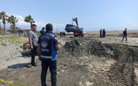 Hatay Büyükşehir Belediyesi Aşırı Yağışların Etkilerini Azaltmak İçin 160 Araç ve 405 Personelle Sahaya İndi