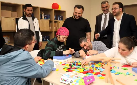 Kocaeli Büyükşehir Belediyesi’nin Vizyon Projeleri Hemşehri Dernek Başkanlarına Tanıtıldı
