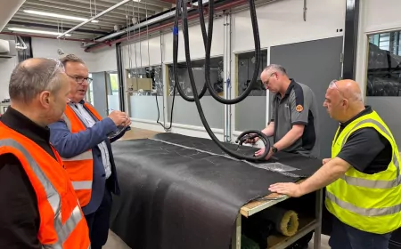 Kocaeli Büyükşehir Belediyesi Heyeti İzmit Körfezi Dip Çamuru Temizliği İçin Hollanda’da Geotekstil Teknolojilerini İnceledi