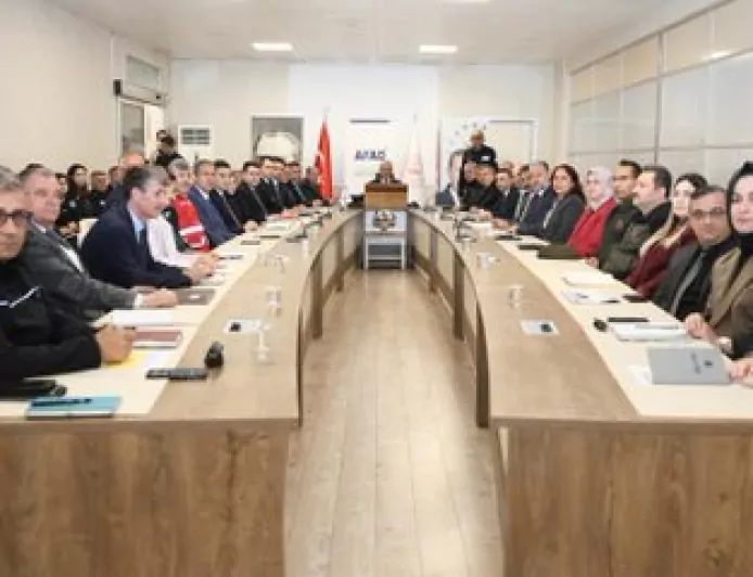 Düzce Valisi Mehmet Makas başkanlığında afet hazırlıkları ve orman yangını tedbirleri masaya yatırıldı