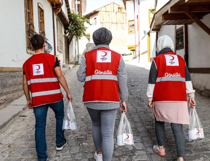 Türk Kızılay Gönüllüleri Kurban Bayramı Öncesi İhtiyaç Sahipleri İçin Sahaya Çıktı