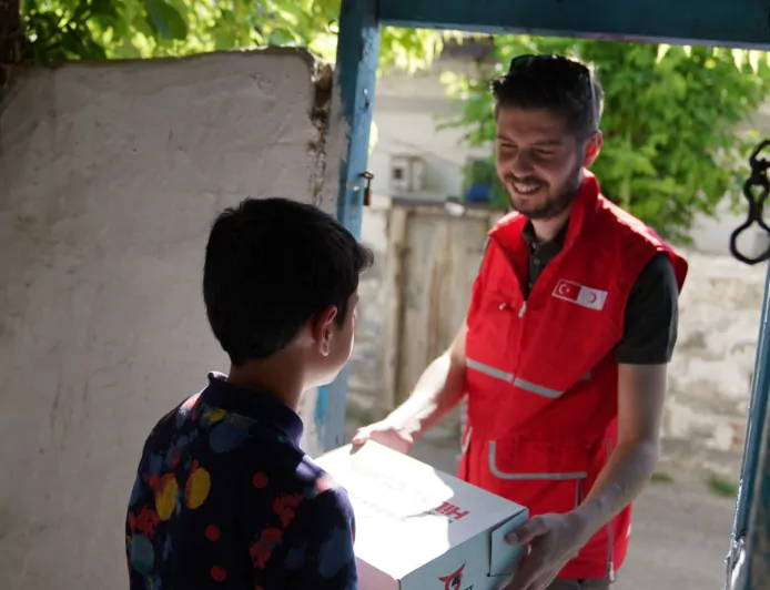 Dayanışma Seferberliğiyle İhtiyaç Sahibi Ailelere Destek Sürüyor