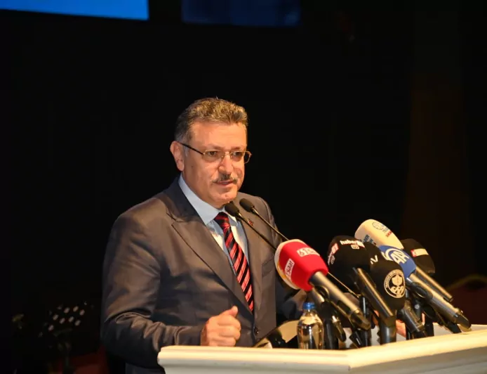 Trabzon Büyükşehir Belediye Başkanı Ahmet Metin Genç: “Akçaabat’a 500 milyon liralık sahil yaşam alanı kazandırıyoruz”