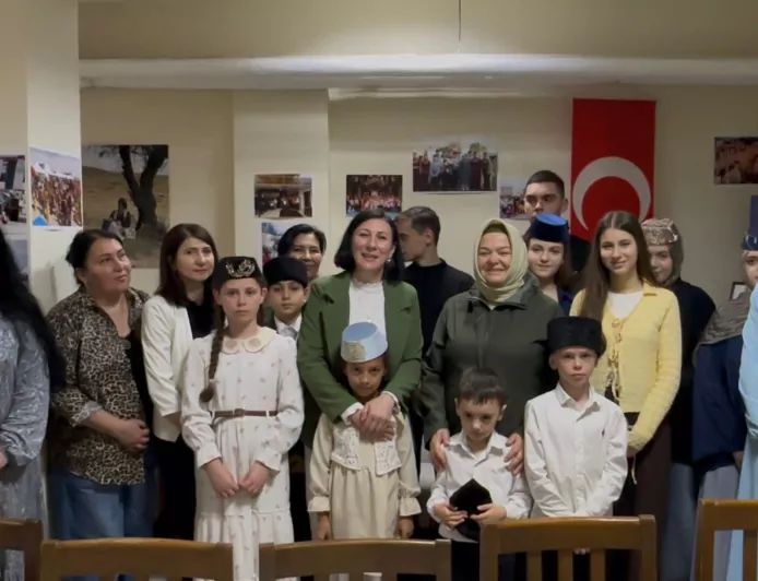 TBMM Komisyon Başkanı Prof. Dr. Ayşen Gürcan Kırım Tatarı Ailelerle Bayram Sofrasında Buluştu