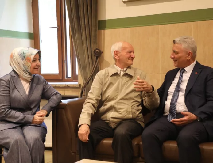Darülaceze’de Kurban Bayramı ziyareti gerçekleştirildi, büyüklerle bayram sevinci paylaşıldı