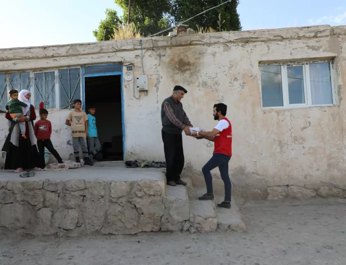 Türk Kızılay “Hilal Olsun Türkiye” Kampanyasıyla Kurban Bağışlarını İhtiyaç Sahiplerine Ulaştırıyor