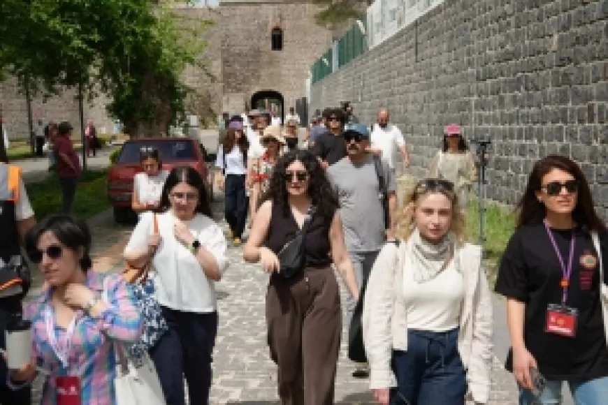 Sur’da kolektif hafıza yürüyüşü: “Barış için geçmişle yüzleşmek gerekiyor”