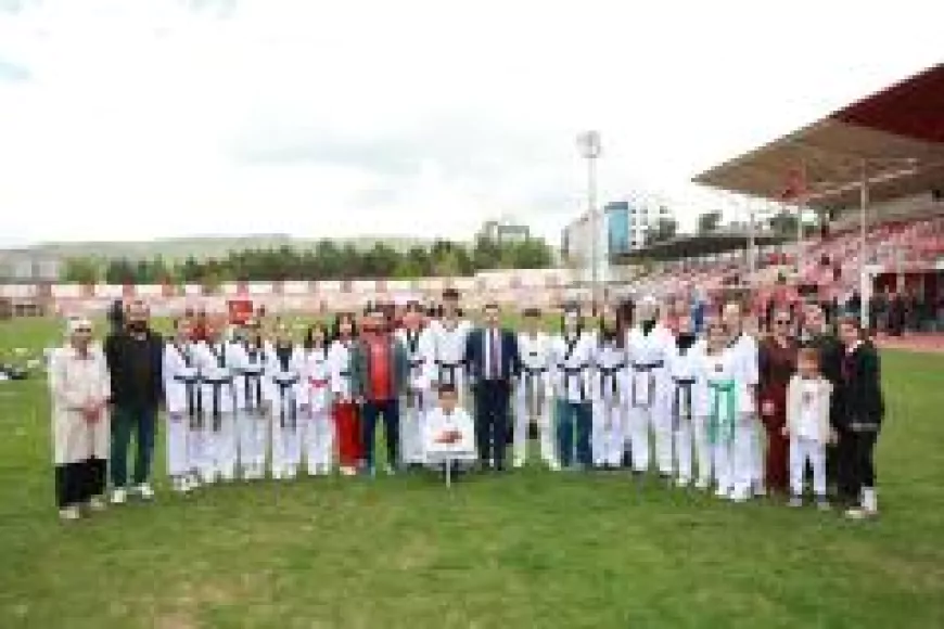 Nevşehir’de 19 Mayıs Coşkusu Gazi Stadyumu’ndaki Törenlerle Kutlandı