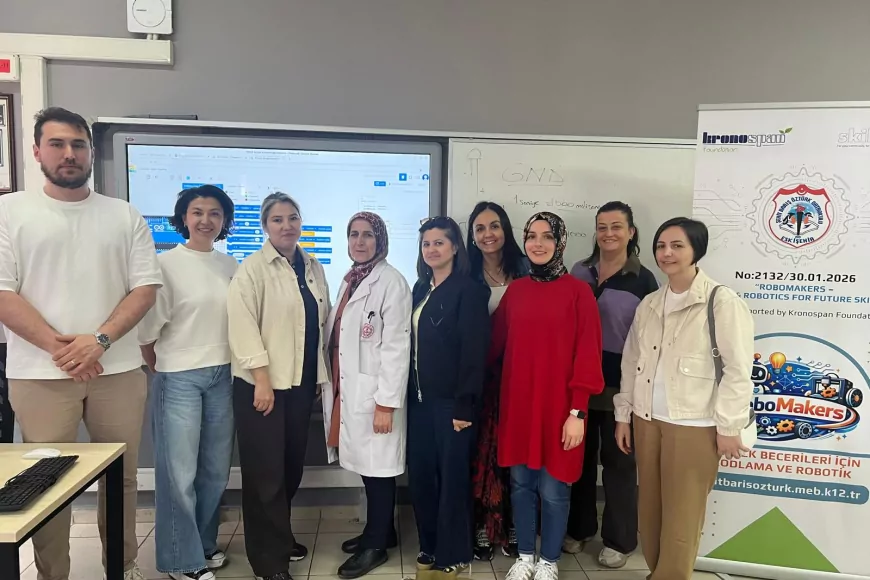 Şehit Barış Öztürk Ortaokulunda RoboMakers Laboratuvarı Kuruldu Öğrenciler Kodlama ve Robotik Eğitimlerine Başladı