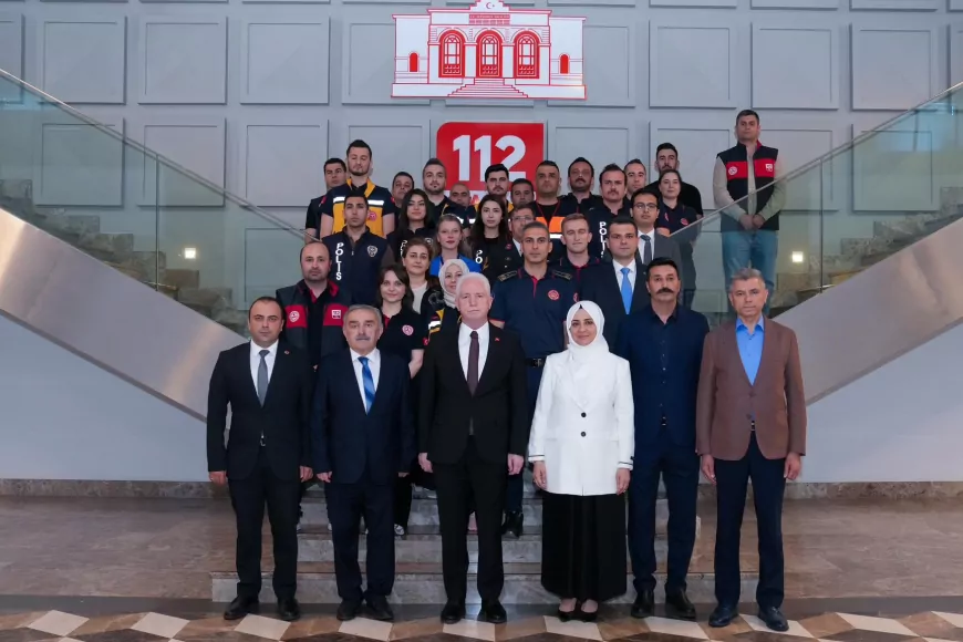İstanbul Valisi Davut Gül Bayramın İlk Gününde 112 Acil Çağrı Merkezi ve Taksici Esnafını Ziyaret Etti