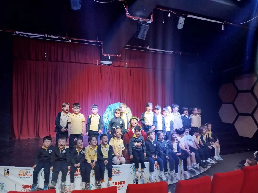“Rüzgârda Savrulan Yapraklar” Denizli’de minik seyirciyle buluştu