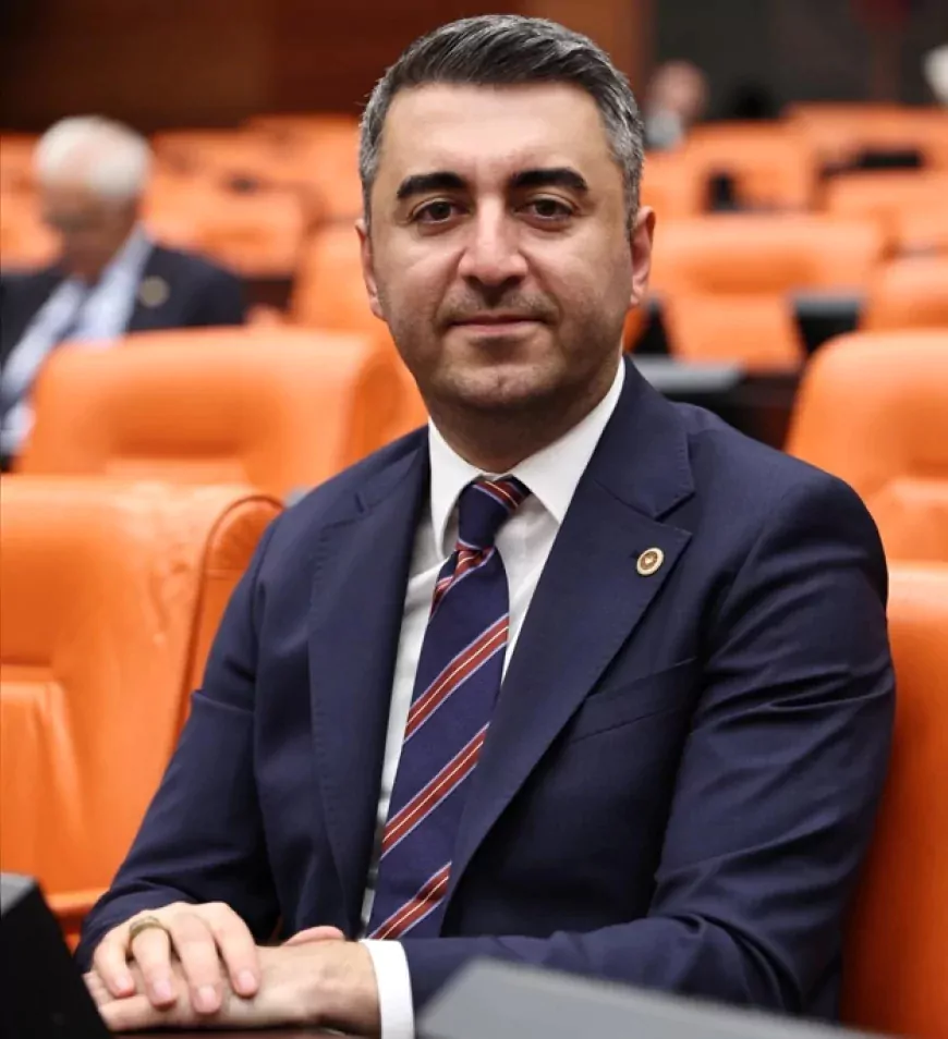 CHP Tekirdağ Milletvekili Cem Avşar: “Emekçi neden işsiz, neden sokakta?” diyerek Meclis’e soru önergesi sundu