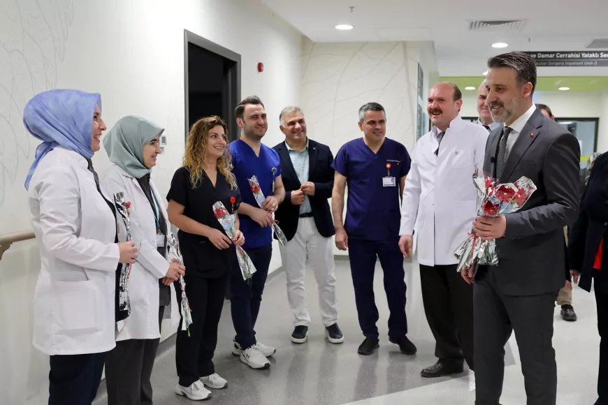 Hemşireler Günü’nde sağlık emekçilerine anlamlı ziyaret
