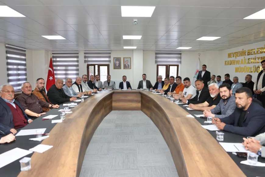 Başkan Arı, Mahalle Muhtarlarıyla İstişare Toplantısında Buluştu