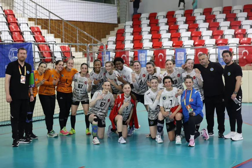 Bursa Büyükşehir Belediyespor Kadınlar Hentbol Süper Ligi’nde Şampiyon