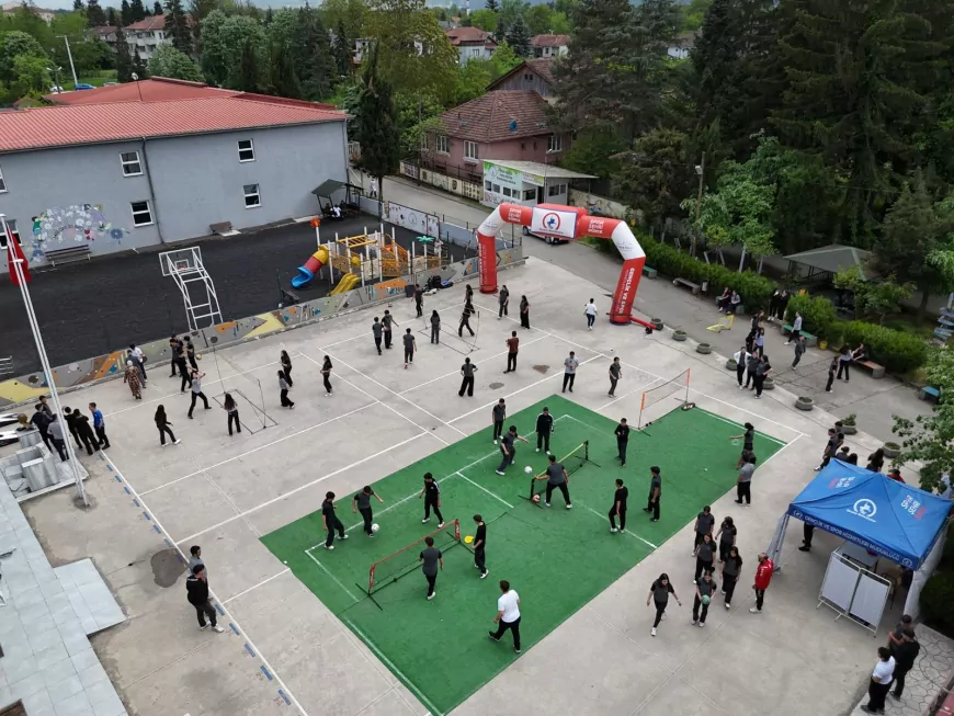 Düzce Belediyesi Gençlik ve Spor Hizmetleri Müdürü: “Hareket Okulumda Projesi Cumhuriyet Anadolu Lisesi’nde Öğrencilerle Buluştu”