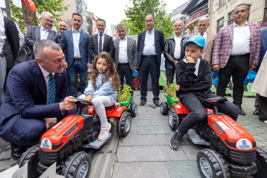 Kocaeli Büyükşehir Belediye Başkanı Tahir Büyükakın: “Toprağın ekilmeye devam etmesi gıda güvenliği için kritik”