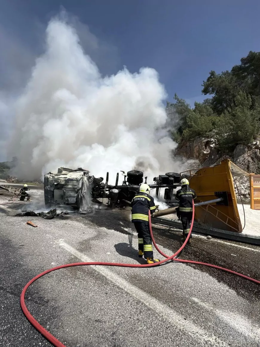 Milas-Yatağan Karayolunda Devrilen Tır Alevlere Teslim Oldu