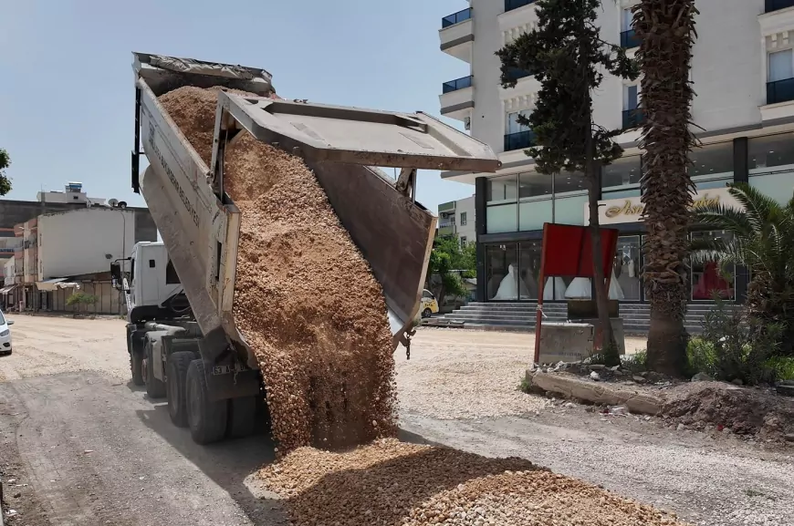 Şanlıurfa Büyükşehir Belediyesi Viranşehir’de Uğur Boran Caddesini Asfalt İçin Hazırlıyor