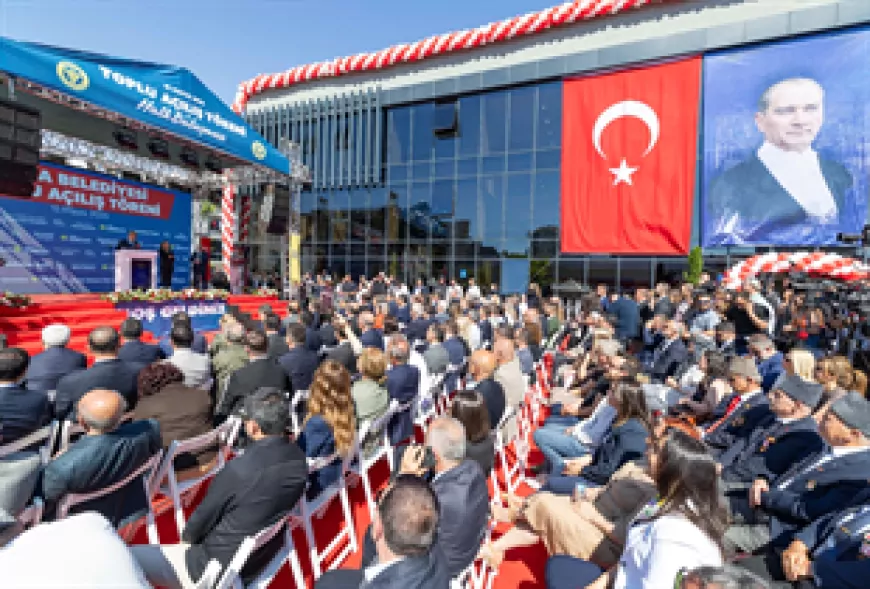 CHP Genel Başkanı Özgür Özel: “İzmir’de Her Türlü Engellemeye Rağmen Çalışıyoruz”