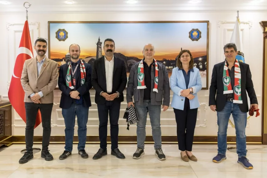 Diyarbakır Büyükşehir Belediyesinde Katalan ve Kürt Halklarının Dil Mücadelesi Görüşüldü