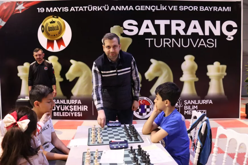 Şanlıurfa Büyükşehir Belediyesi Gençlik Haftası Satranç Turnuvası 180 sporcunun katılımıyla başladı