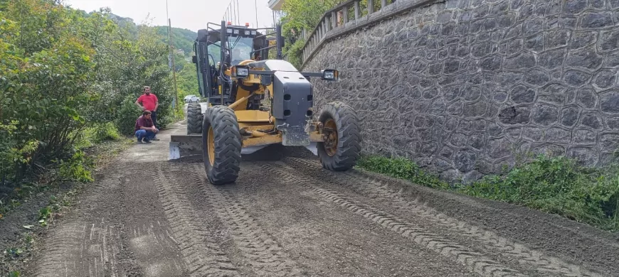 Trabzon Büyükşehir Belediyesi 18 İlçede Yol Yapım ve Asfalt Çalışmalarını Sürdürüyor