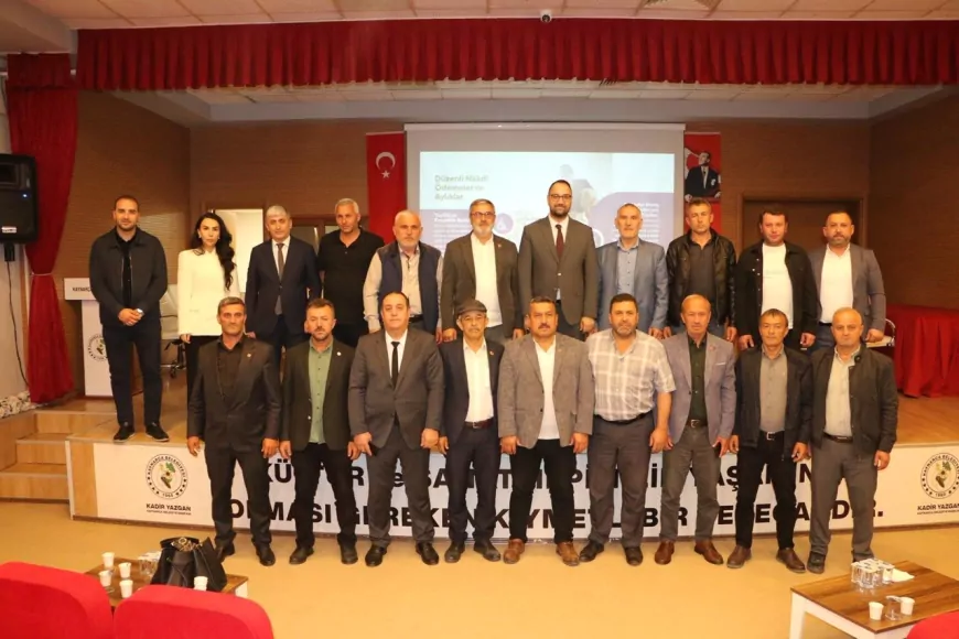 Sakarya Büyükşehir Belediyesi Kaynarca’da muhtarlarla sosyal hizmet çalışmalarını değerlendirdi