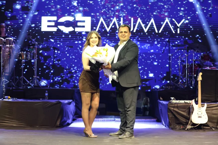 Dalaman Belediyesi’nin 19 Mayıs konserinde Ece Mumay binlerce vatandaşa unutulmaz gece yaşattı