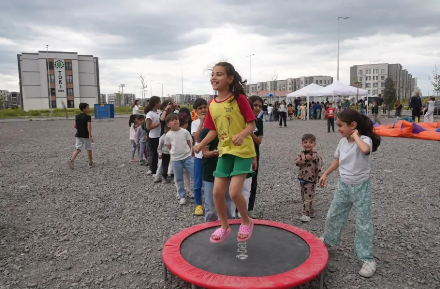 Diyarbakır Büyükşehir Belediyesinin “Sokakta Spor” Etkinliği Oğlaklı Mahallesi’nde Çocuklara Festival Coşkusu Yaşattı