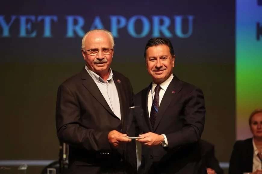 Muğla Büyükşehir Belediye Başkanı Ahmet Aras Kıyı Belediyeler Birliği Başkanlığına Yeniden Seçildi