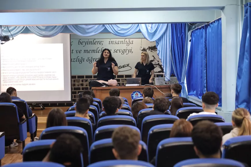 Sakarya Büyükşehir Belediyesi öğrencileri uygulamalı ilk yardım eğitiminde buluşturdu